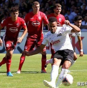  莱比锡红牛主场惨败拜仁，防线漏洞暴露亟待解决  